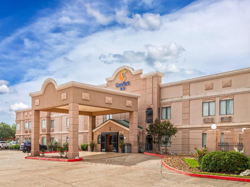 Comfort Inn Conroe image