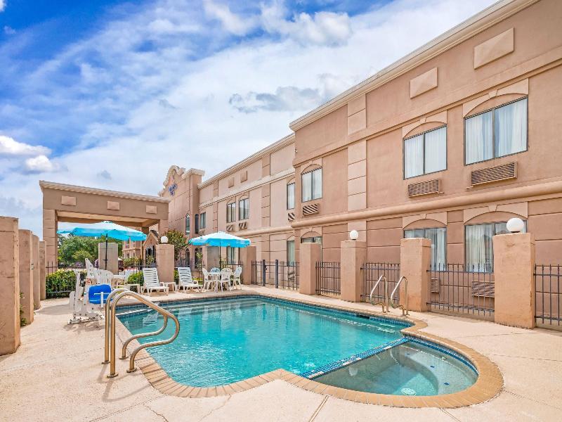 Comfort Inn Conroe image
