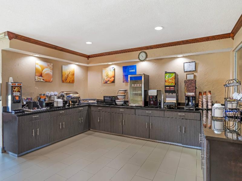 Comfort Inn Conroe image