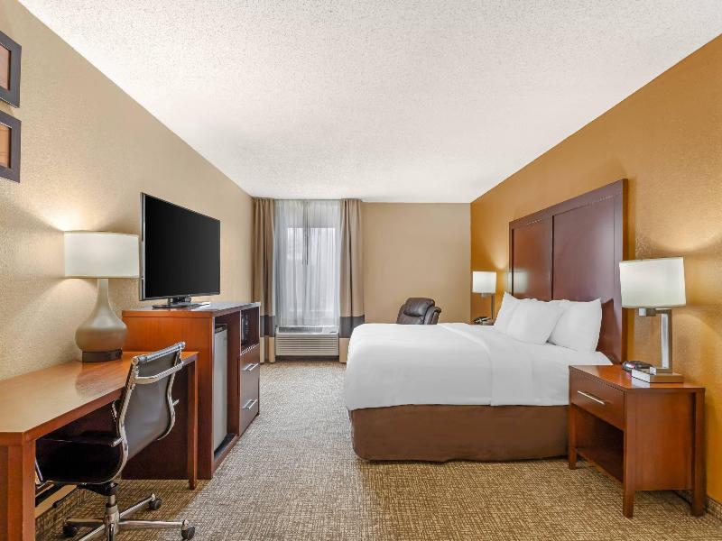 Comfort Inn Conroe image