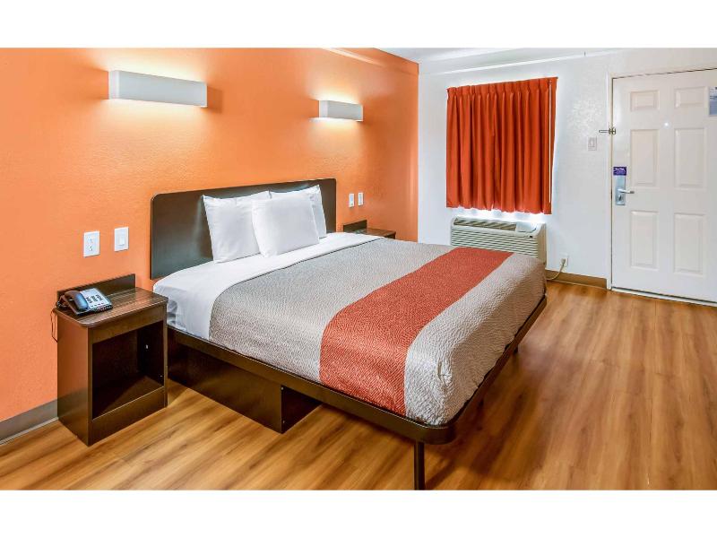 Motel 6 Euless, TX - DFW West image