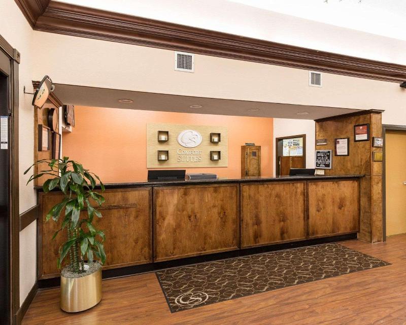 Comfort Suites Lake Jackson Clute image