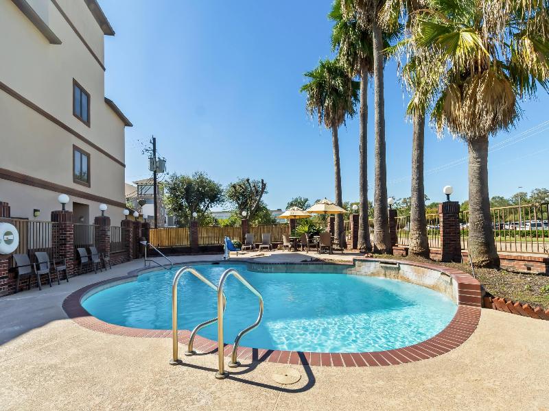Comfort Suites Lake Jackson Clute image