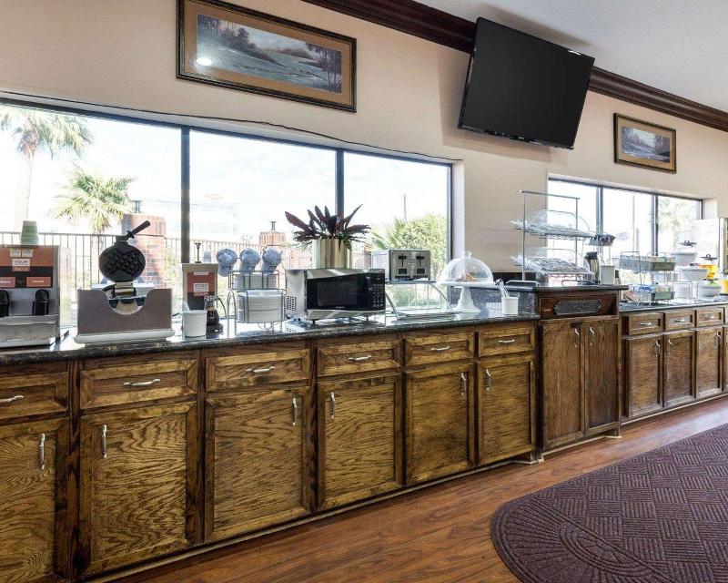 Comfort Suites Lake Jackson Clute image