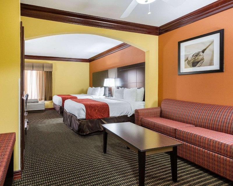 Comfort Suites Lake Jackson Clute image