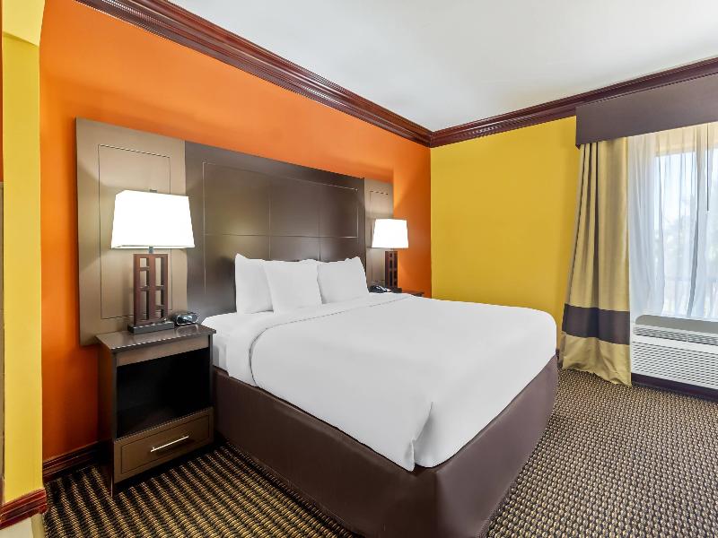 Comfort Suites Lake Jackson Clute image