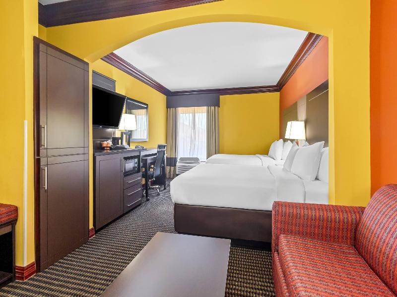 Comfort Suites Lake Jackson Clute image