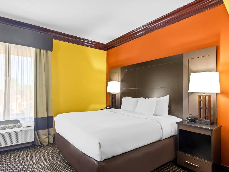 Comfort Suites Lake Jackson Clute image