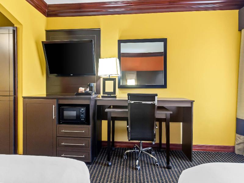 Comfort Suites Lake Jackson Clute image