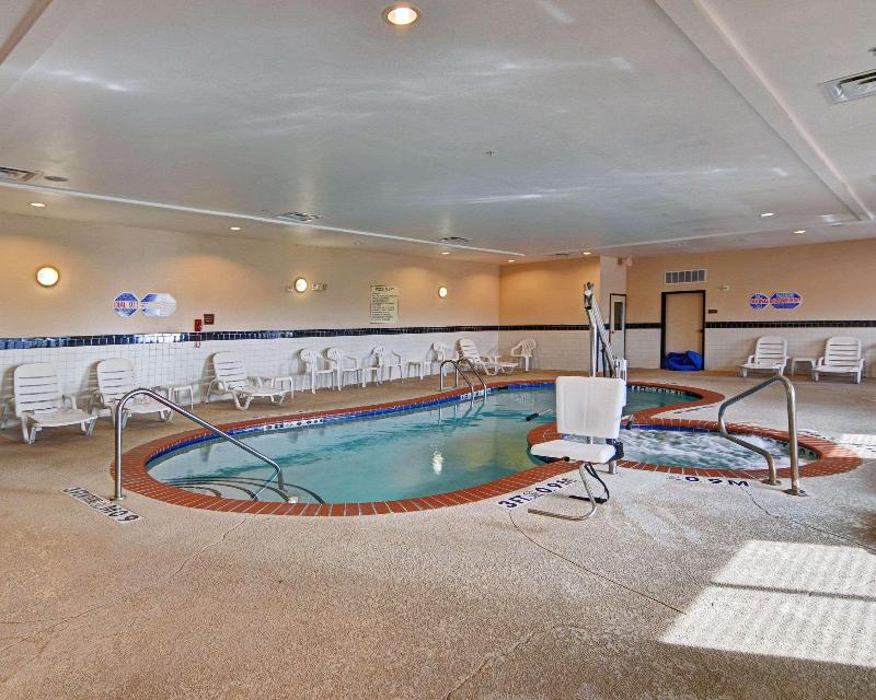 Quality Suites Near Cedar Creek Lake image