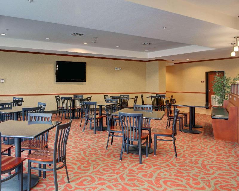 Quality Suites Near Cedar Creek Lake image 3