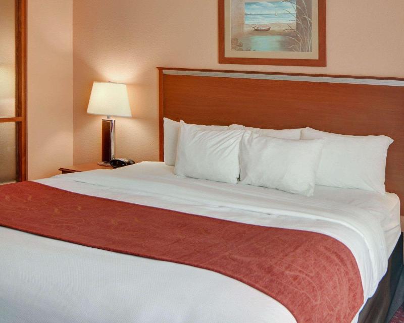 Quality Suites Near Cedar Creek Lake image