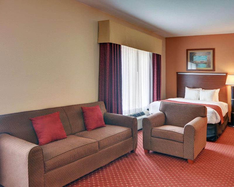Quality Suites Near Cedar Creek Lake image