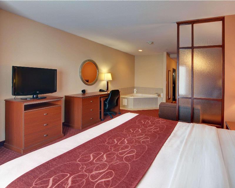 Quality Suites Near Cedar Creek Lake image
