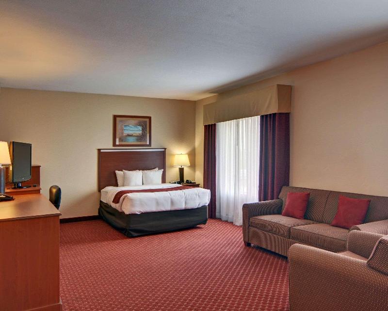 Quality Suites Near Cedar Creek Lake image