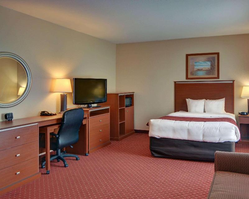 Quality Suites Near Cedar Creek Lake image