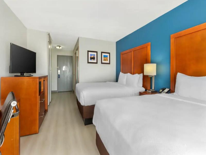 Comfort Inn Red Oak image
