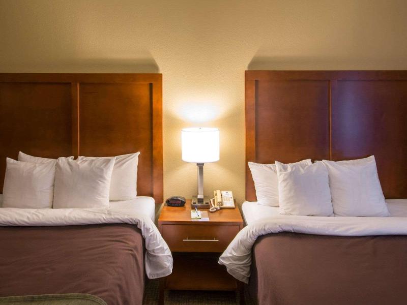 Comfort Inn Red Oak image