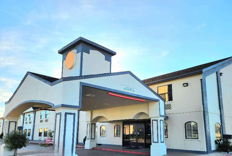 Days Inn By Wyndham Rosenberg image