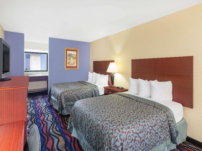 Days Inn by Wyndham Uvalde image