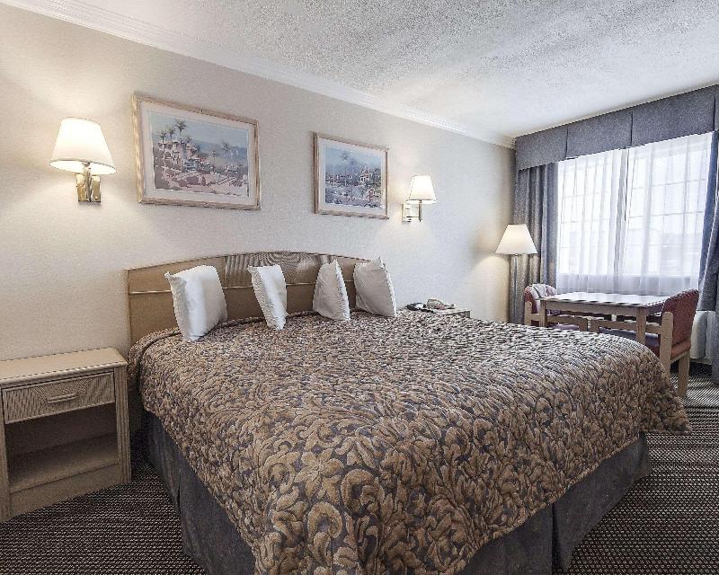 Econo Lodge Van Horn image