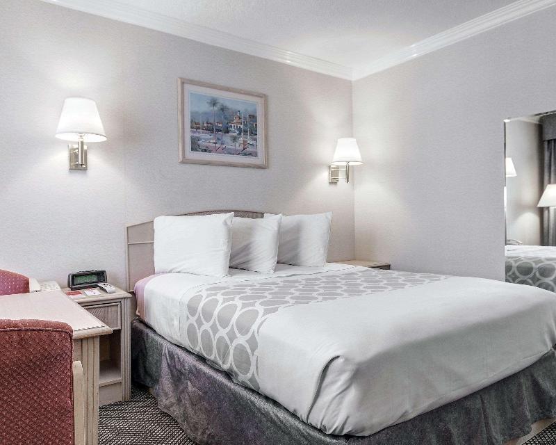 Econo Lodge Van Horn image