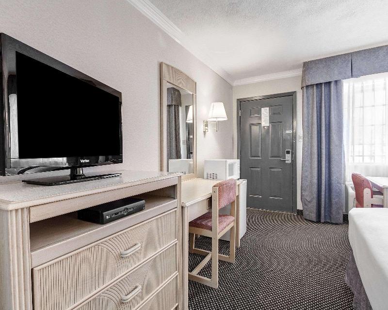 Econo Lodge Van Horn image