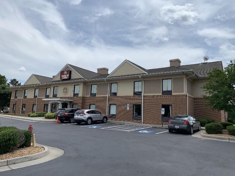 Amelia Inn & Suites