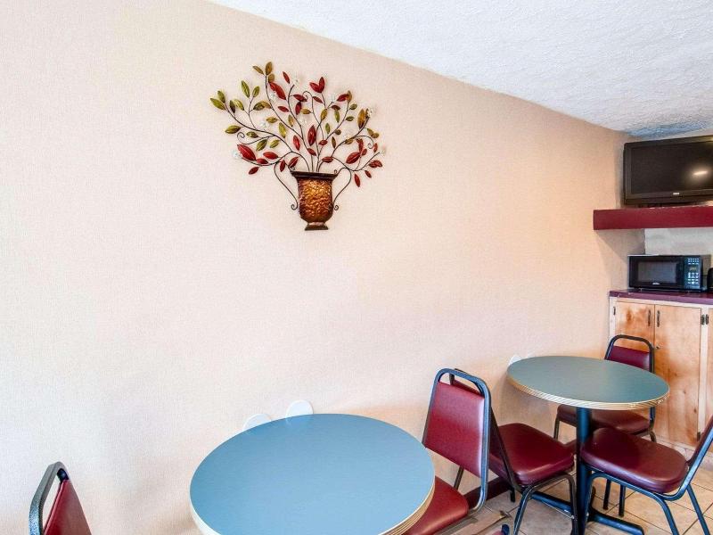 Econo Lodge Galax Highway 58 image