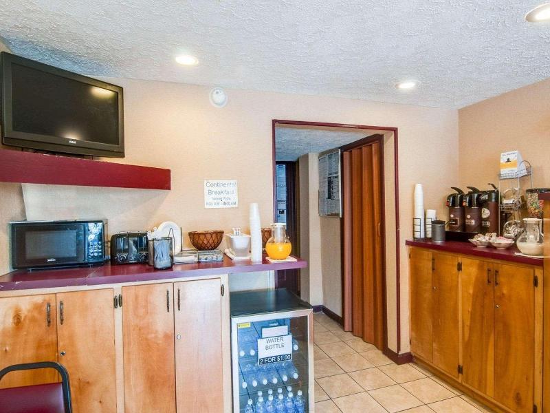Econo Lodge Galax Highway 58 image