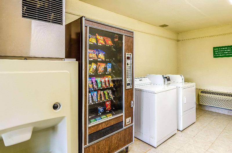 Econo Lodge Martinsville image