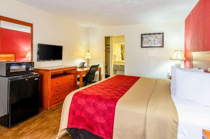 Econo Lodge Martinsville image