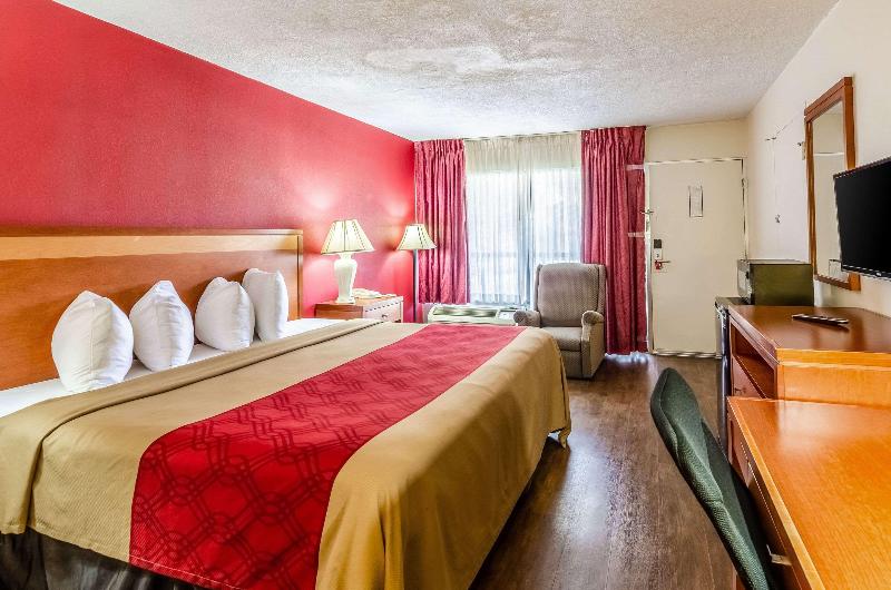 Econo Lodge Martinsville image