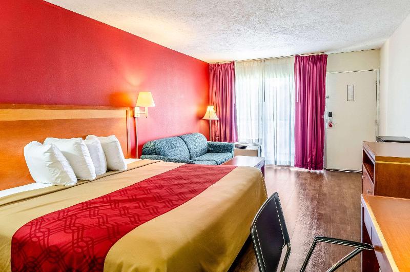 Econo Lodge Martinsville image