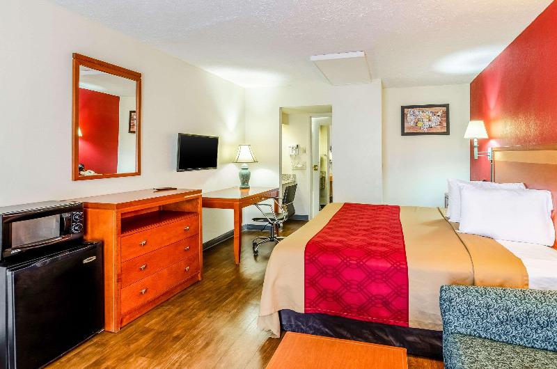 Econo Lodge Martinsville image