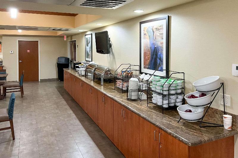 Comfort Inn & Suites Thatcher - Safford image