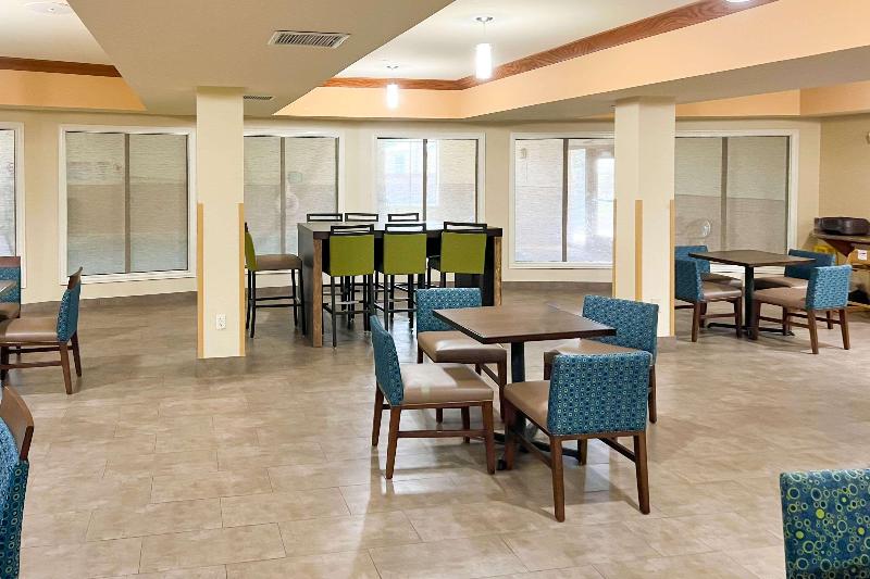 Comfort Inn & Suites Thatcher - Safford image