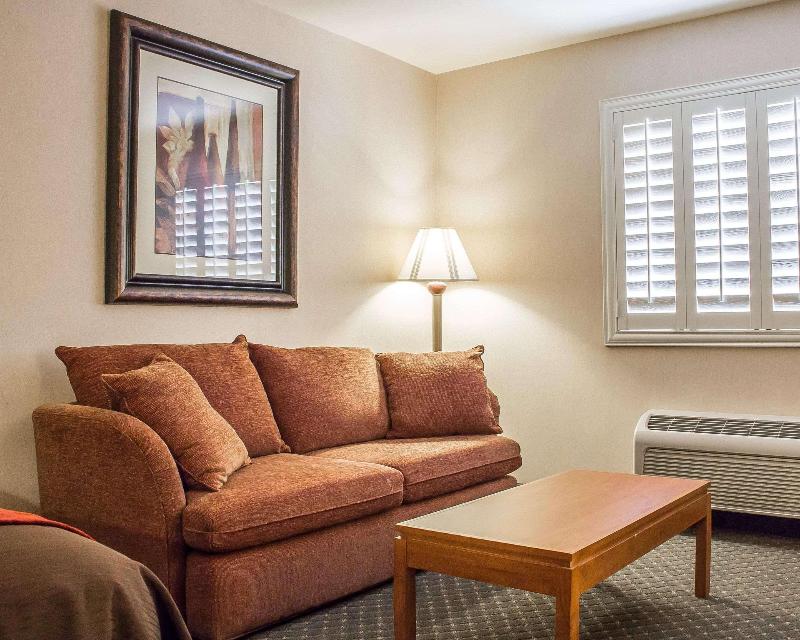 Comfort Inn & Suites Thatcher - Safford image