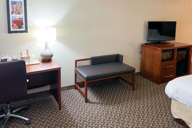 Comfort Inn & Suites Thatcher - Safford image