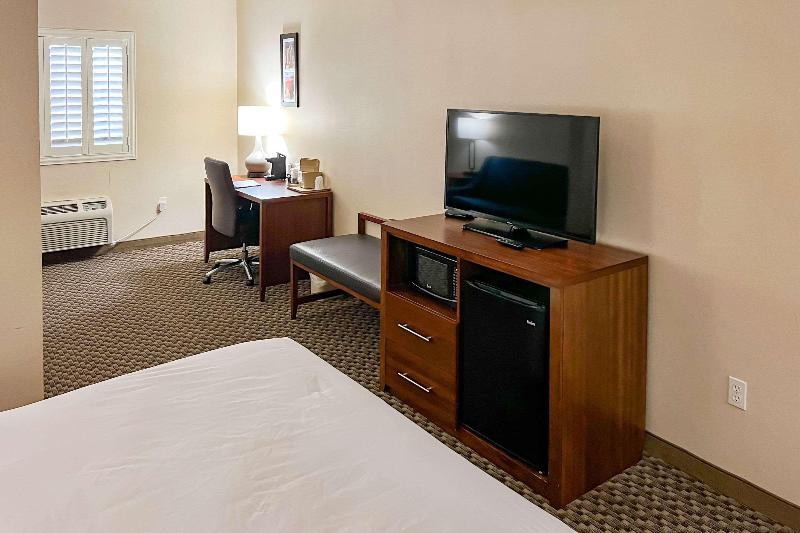 Comfort Inn & Suites Thatcher - Safford image