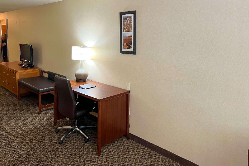 Comfort Inn & Suites Thatcher - Safford image