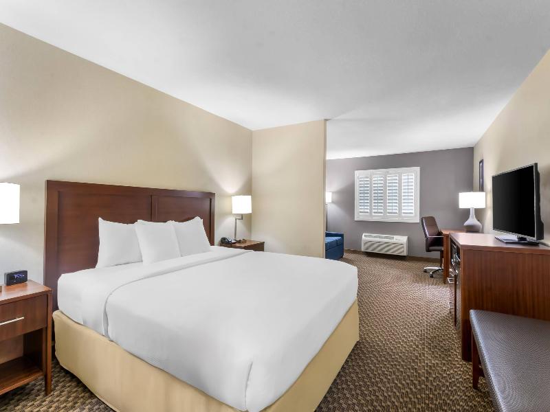 Comfort Inn & Suites Thatcher - Safford image