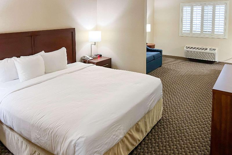 Comfort Inn & Suites Thatcher - Safford image