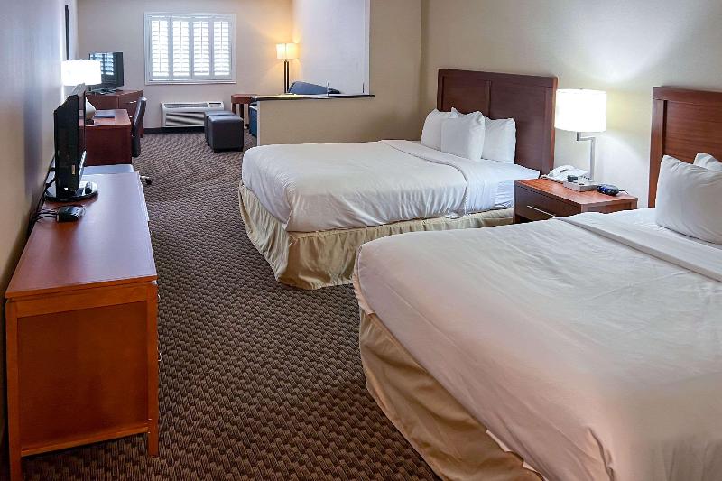 Comfort Inn & Suites Thatcher - Safford image