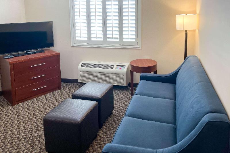 Comfort Inn & Suites Thatcher - Safford image