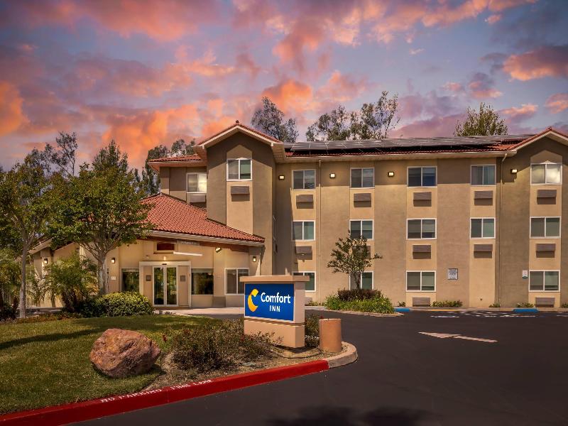 Comfort Inn Fontana image