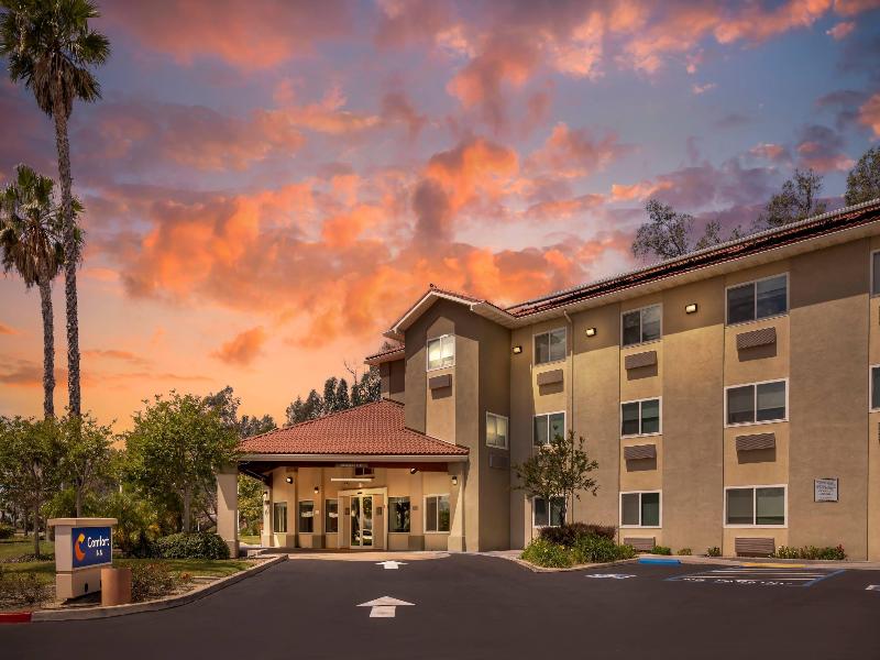 Comfort Inn Fontana image