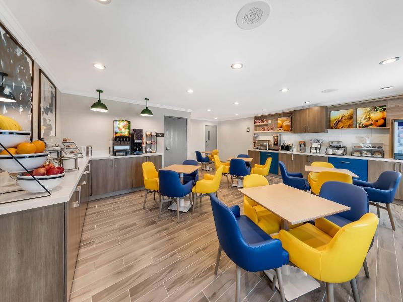 Comfort Inn Fontana image