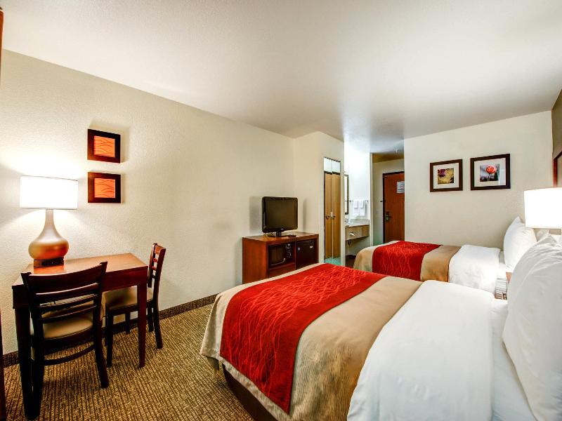 Comfort Inn Fontana image