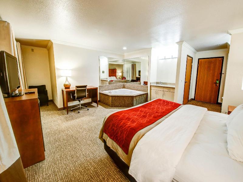 Comfort Inn Fontana image